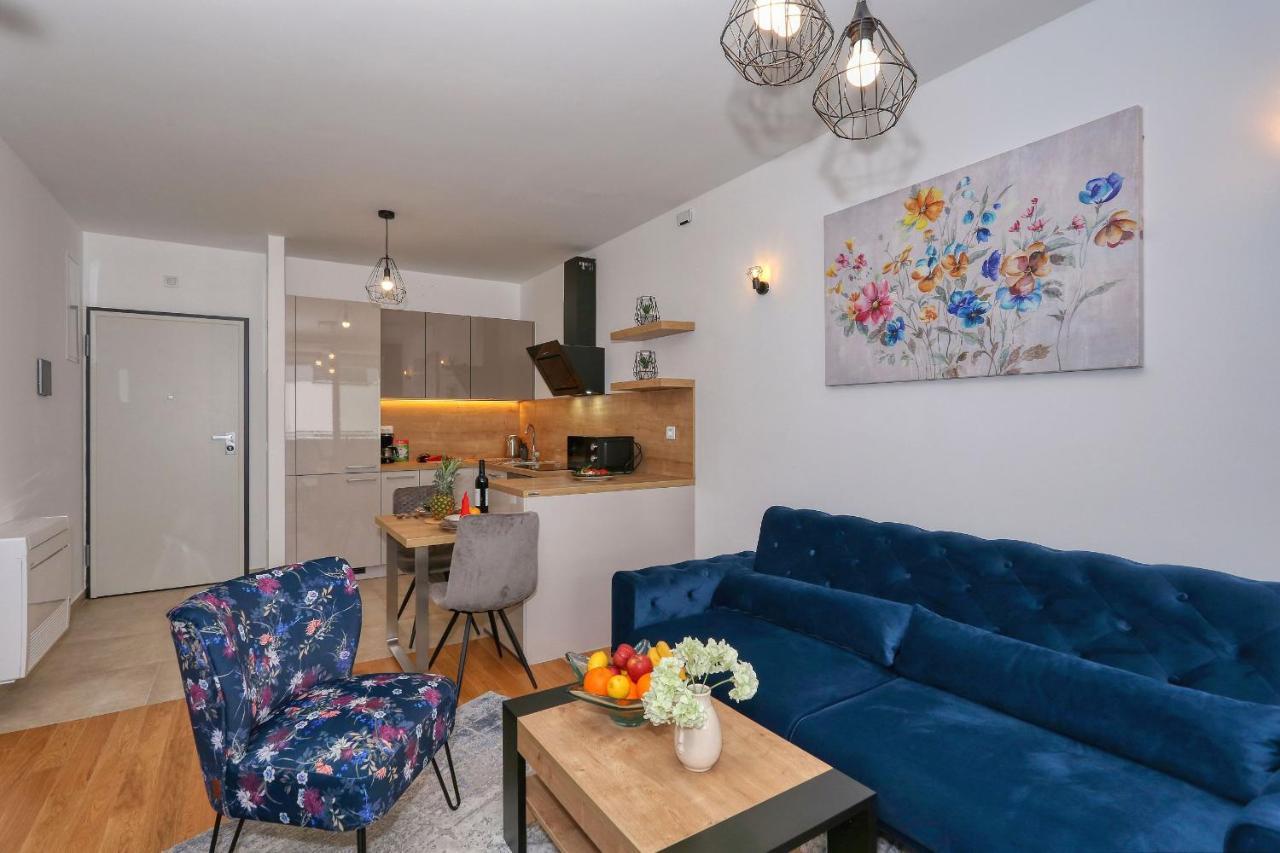 Apartments Luna With Free Parking Zadar Bagian luar foto