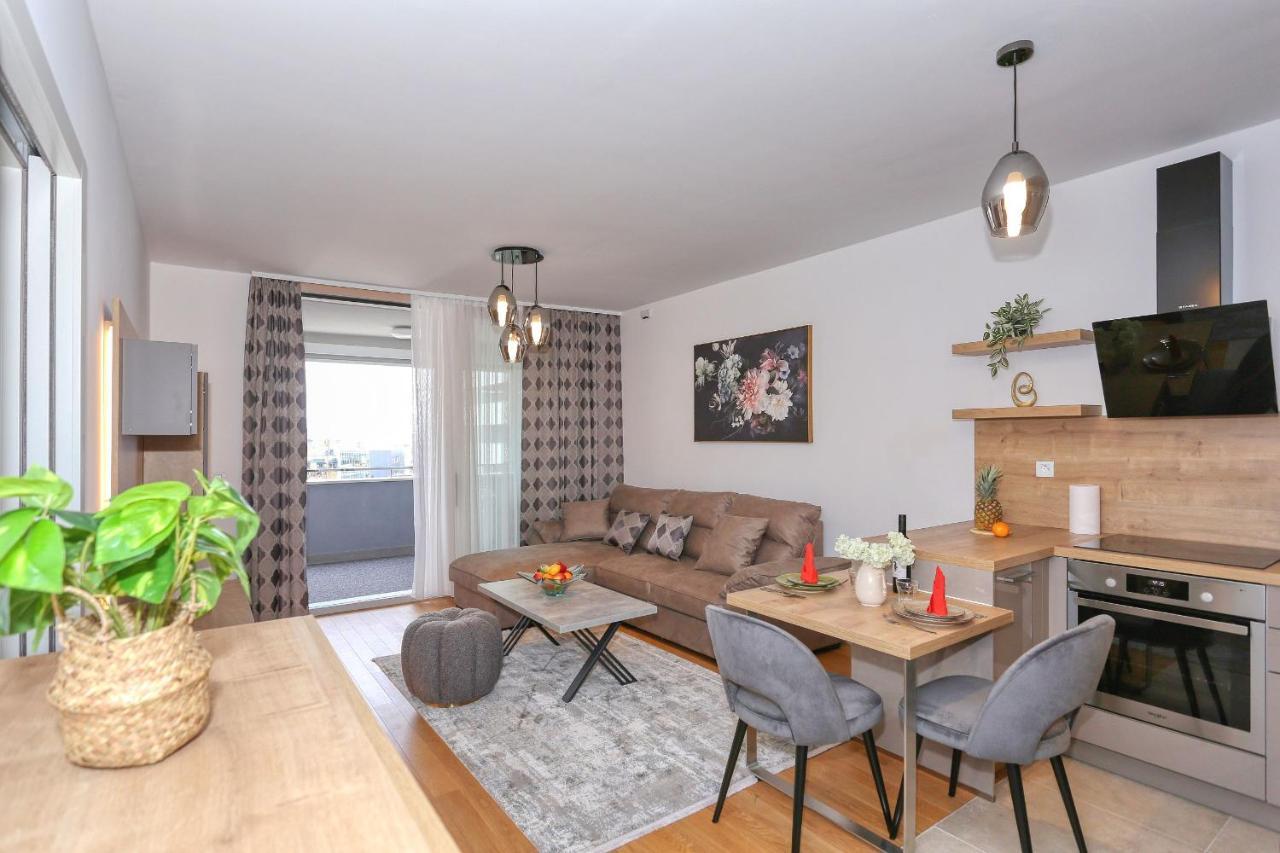 Apartments Luna With Free Parking Zadar Bagian luar foto