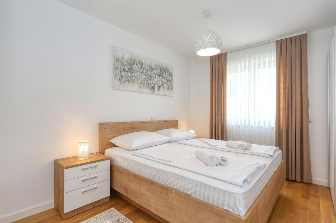 Apartments Luna With Free Parking Zadar Bagian luar foto
