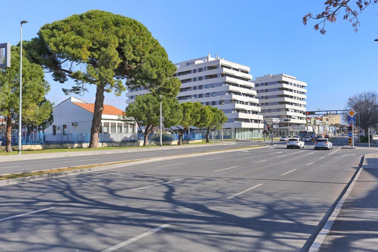 Apartments Luna With Free Parking Zadar Bagian luar foto