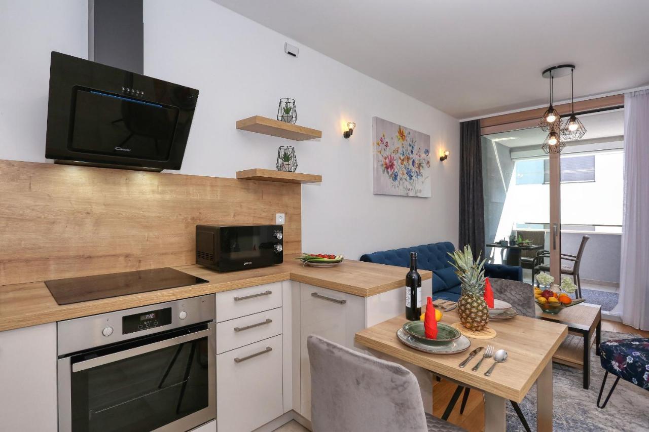 Apartments Luna With Free Parking Zadar Bagian luar foto