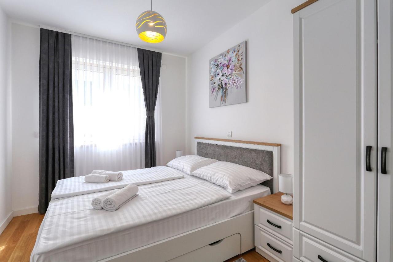 Apartments Luna With Free Parking Zadar Bagian luar foto