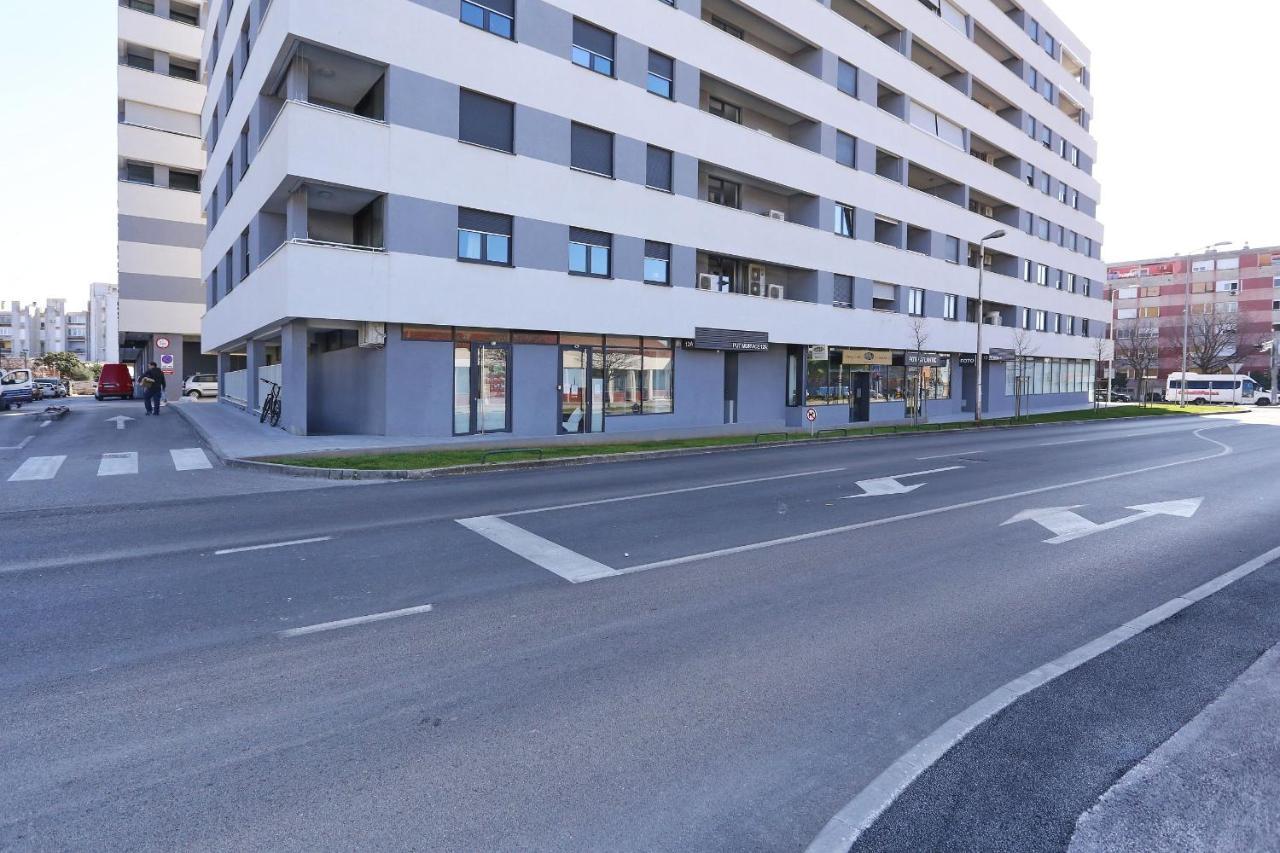 Apartments Luna With Free Parking Zadar Bagian luar foto