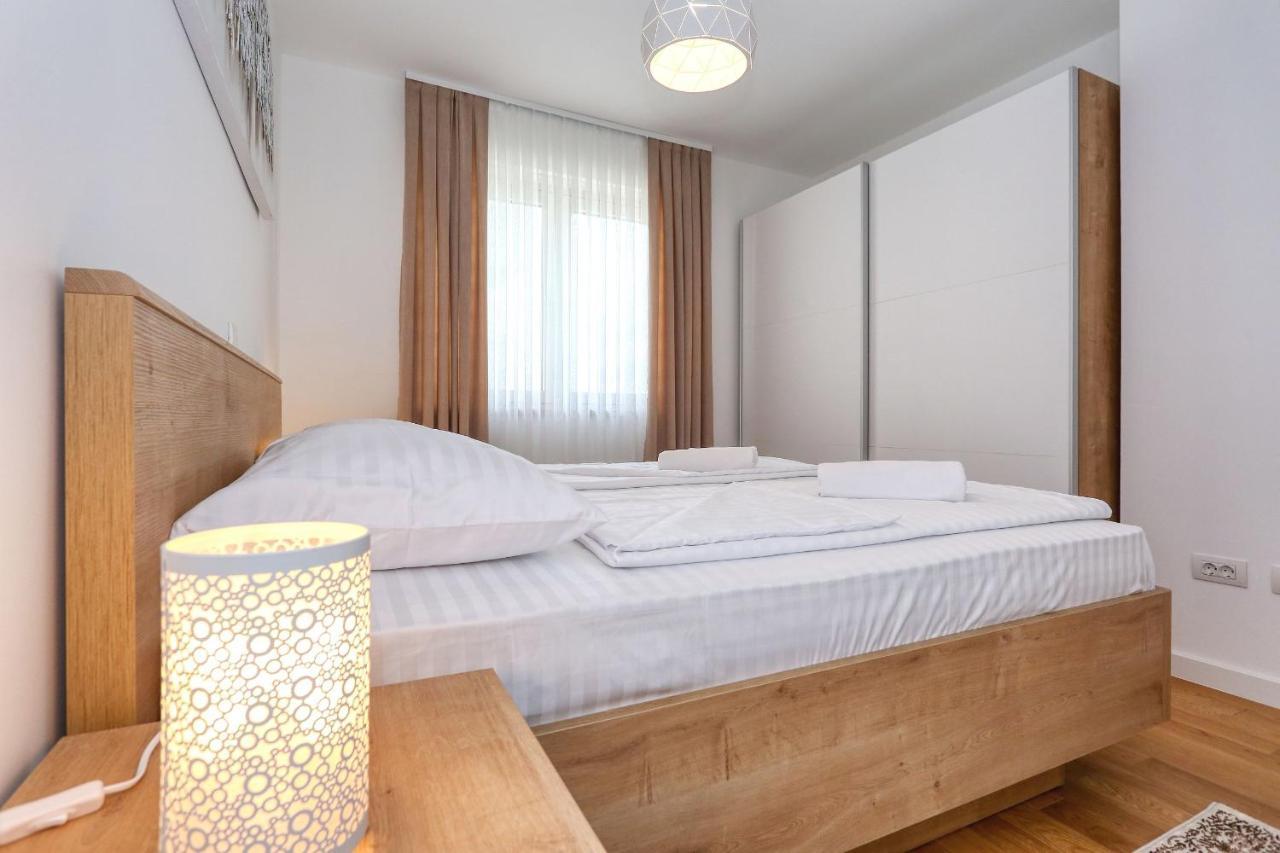 Apartments Luna With Free Parking Zadar Bagian luar foto
