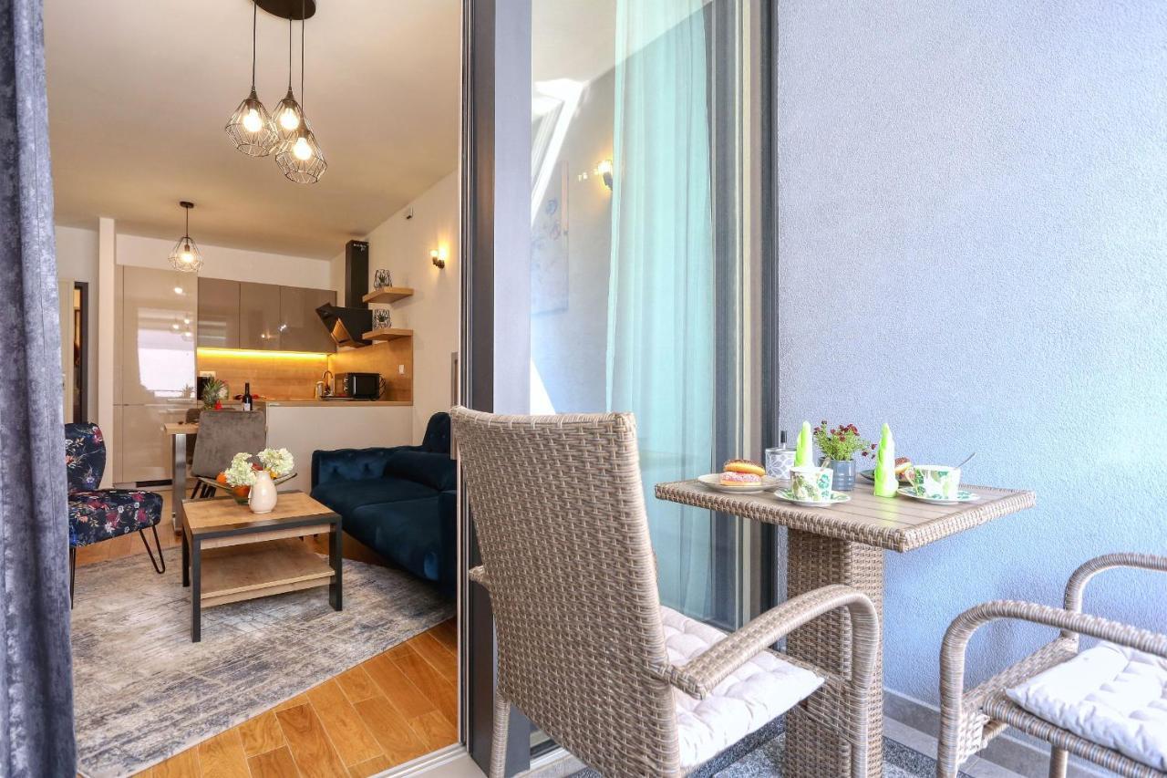 Apartments Luna With Free Parking Zadar Bagian luar foto
