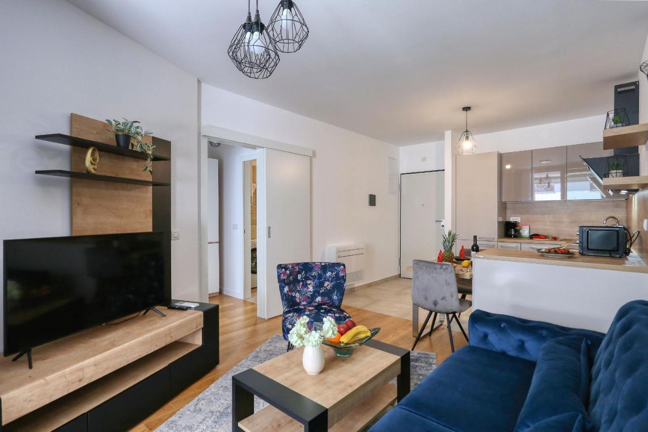 Apartments Luna With Free Parking Zadar Bagian luar foto