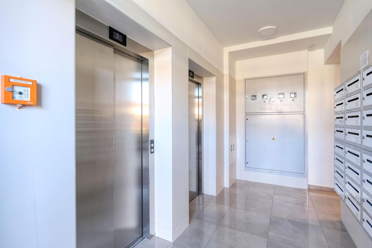Apartments Luna With Free Parking Zadar Bagian luar foto